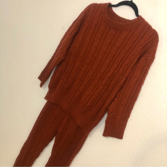 2pc Cable Knit Sweater Set - Picture 9 of 9
